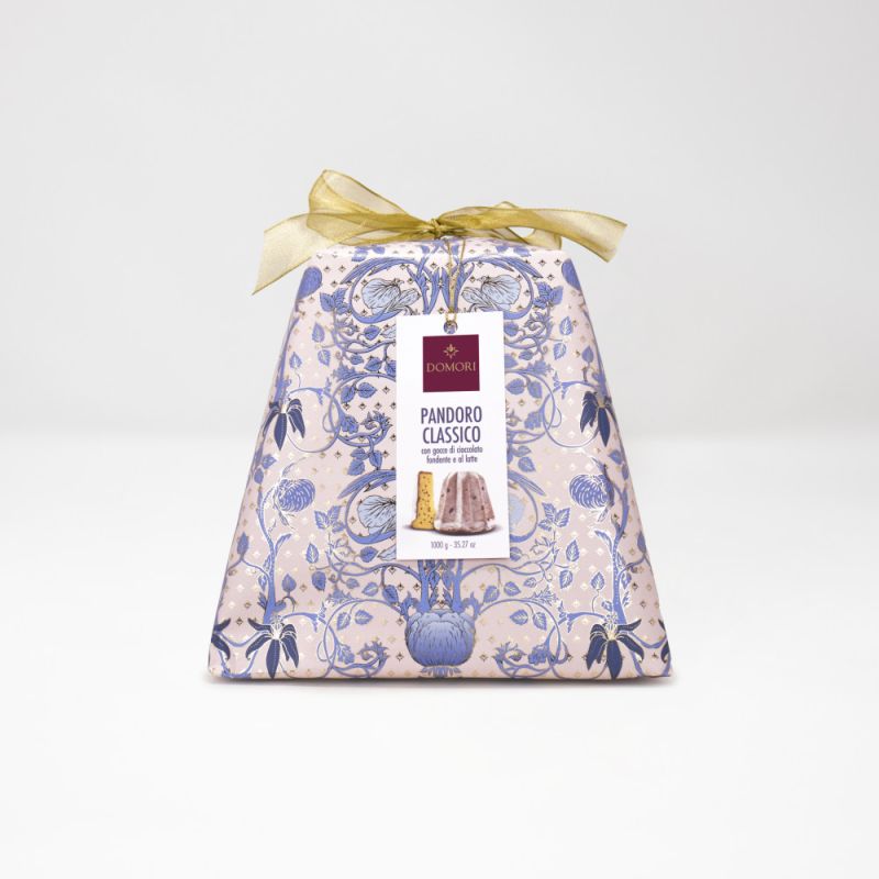 Pandoro artizanal cu bucatele de ciocolată amaruie și cu lapte Domori 2