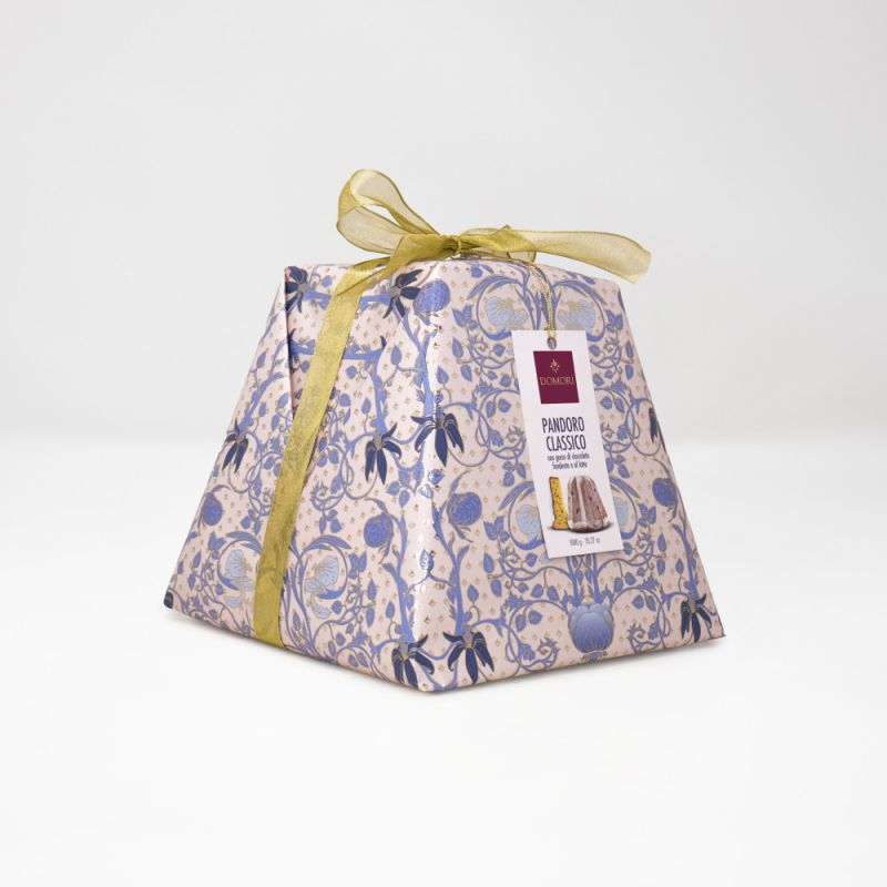 Pandoro artizanal cu bucatele de ciocolată amaruie și cu lapte Domori