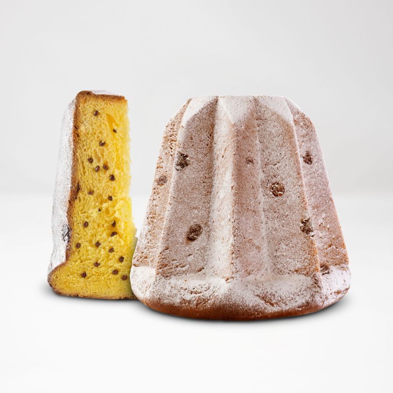 Pandoro artizanal cu bucatele de ciocolată amaruie și cu lapte Domori 3